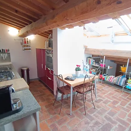 Casa Via Dei Longini تْشيتّا دي كاستيلّو